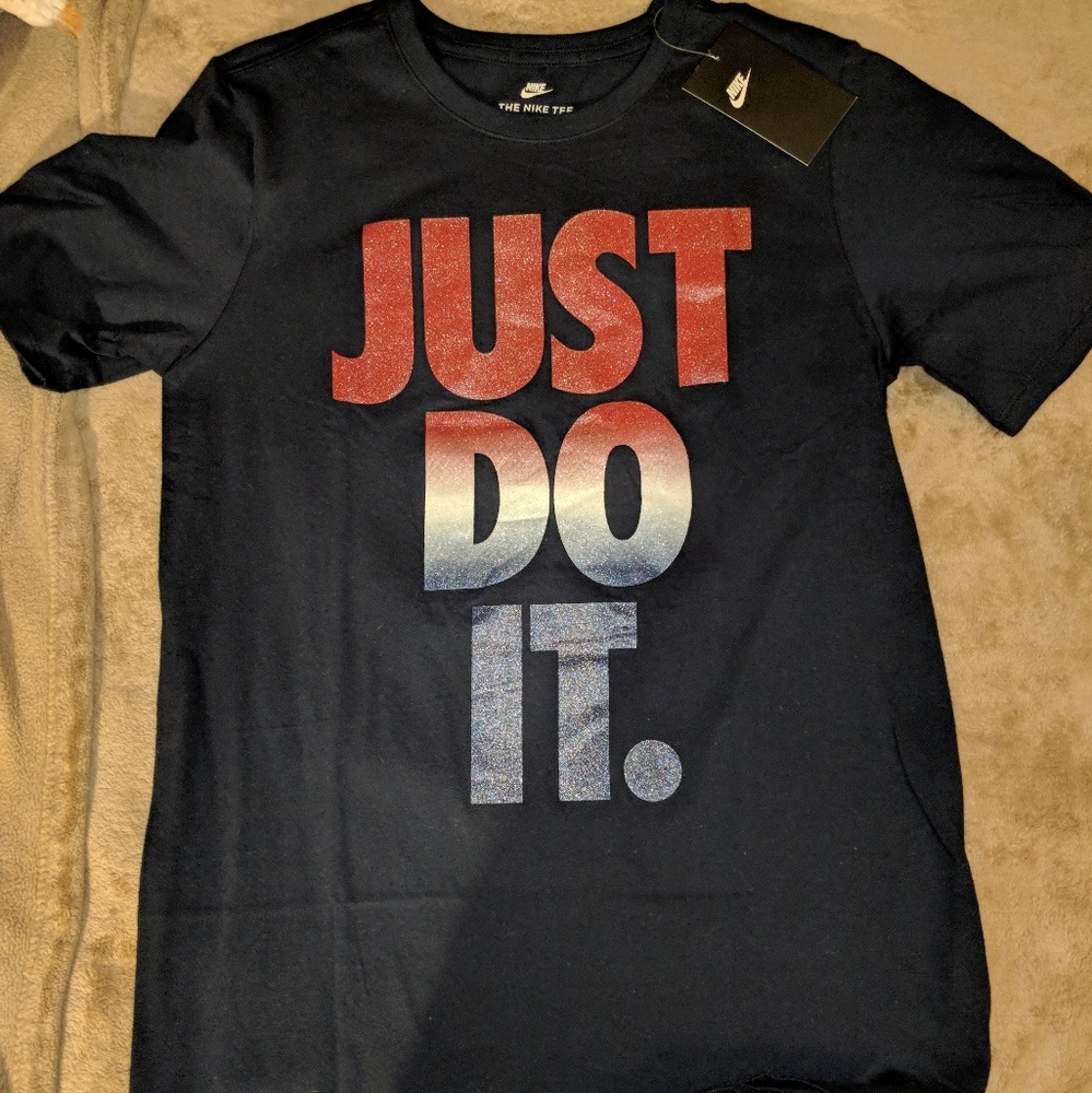 Brand New Nike screen print Tshirt Size S in mens.